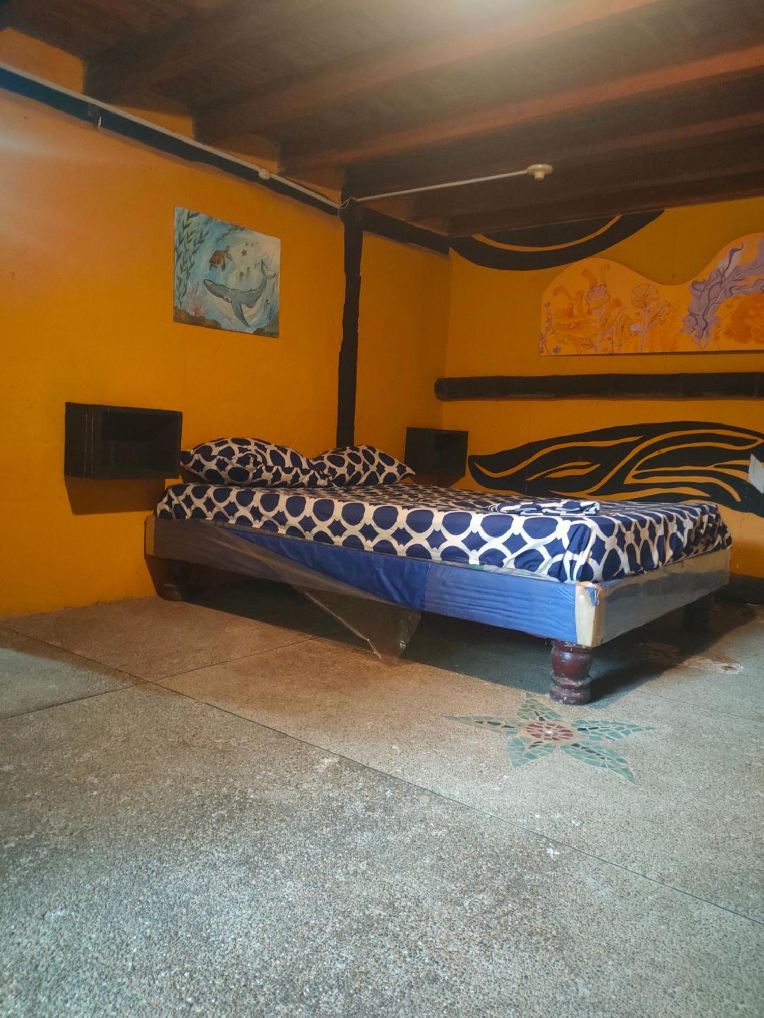 Montañita Al Carajo House Backpackers Hostホステル エクステリア 写真